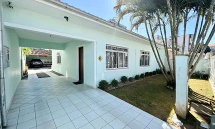 Casa em condomínio fechado com 3 quartos à venda na Rua Santa Bárbara, 66, Flor de Nápolis, São José por R$ 905.000