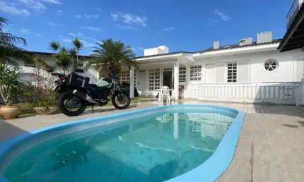 Casa com 7 quartos à venda na Rua Senador Milton Campos, 303, Coqueiros, Florianópolis por R$ 2.250.000