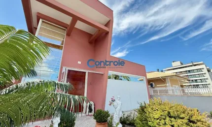 Casa com 3 quartos à venda na Rua Raul Leonardo Weiss, 149, Praia de Fora, Palhoça por R$ 1.800.000