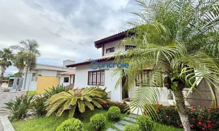 Casa com 3 quartos à venda na Rua das Figueiras, 580, Pedra Branca, Palhoça por R$ 2.100.000