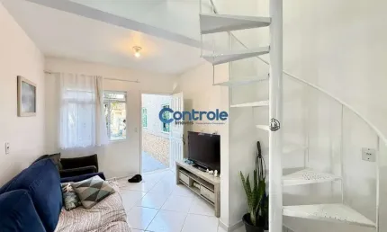 Casa com 4 quartos à venda na Rua dos Bacuparis, 250, Madri, Palhoça por R$ 550.000