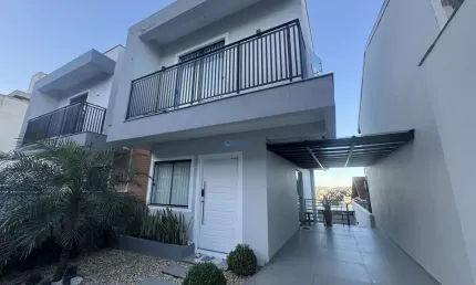 Casa com 3 quartos à venda na Rua Alberto Laureano Henrich, 363, Passa Vinte, Palhoça por R$ 1.100.000