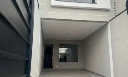 SOBRADO NOVO, PLANTA MODERNA, 03 DORMITÓRIOS, 01 SUÍTE, CHURRASQUEIRA, 02 VAGAS !!