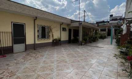 CASA TÉRREA EM ERMELINO MATARAZZO, 03 DORMITÓRIOS, 06 VAGAS !!