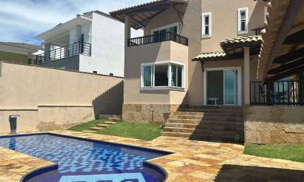 CASA A VENDA EM CONDOMÍNIO FECHADO EM CUMBUCO NO CEARA, MOBILIADA, 04 SUÍTES, 08 VAGAS, PISCINA, CHURRASQUEIRA !!