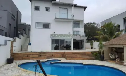 Casa em condomínio fechado em atibaia, 04 suítes, 06 vagas, área gourmet, piscina !!