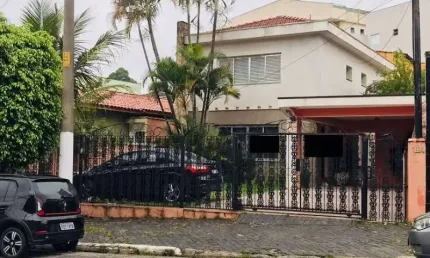 SOBRADO A VENDA NA VL ANTONINA, COM 12 METROS DE FRENTE, 07 VAGAS !!