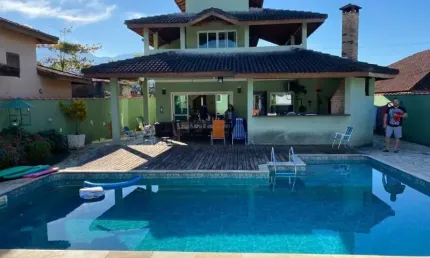 CASA A VENDA EM BORACEIA, CONDOMÍNIO MORADA DA PRAIA, COMPOSTA POR DORMITÓRIOS SENDO   SUITE, PISCINA CHURRASQUEIRA, AMPLO ESPAÇO GOURMET ! ! !