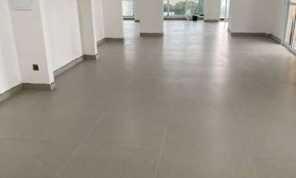 LAJE COMERCIAL NOVA PARA VENDA OU  LOCAÇÃO, ANDAR ALTO, NUNCA HABITADA, 06 VAGAS !!