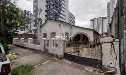 Casa Grade Ideal para Família Grande e ou Comércio - No Coração do Espinheiro