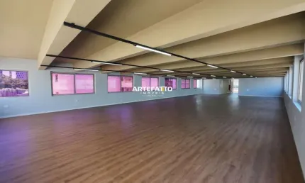 Excelente Prédio Comercial com 07 Andares em espaços todos em vãos livres