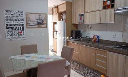 Apartamento 02 dormitórios, quintal com churrasqueira