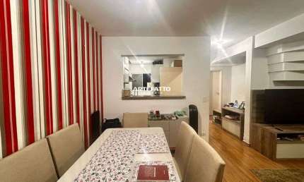 Sobrado, com 3 Dormitórios (1 suíte) e com 2 vagas são 119m2 área construída,