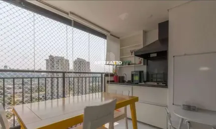 Apto com 2 dormitórios (1suite), 2 vagas, repleto de armários e ar condicionado