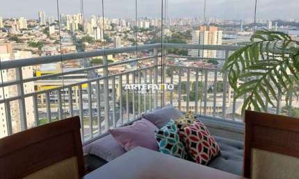 São 3 dormitórios, lavabo, ao todo são 3 banheiros, suíte Master,varanda gourmet