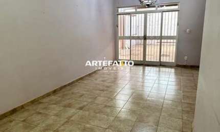 VENDE-SE ÓTIMA CASA JARDIM CONSOLAÇÃO MELHOR LOCALIZAÇÃO DO BAIRRO