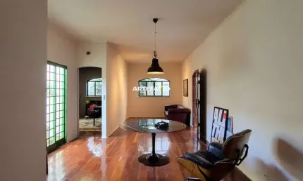 Casa com 3 quartos à venda na Rua Gonçalves Dias, 2200, Vila Nicácio, Franca