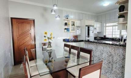 Casa com 4 dormitórios no bairro Vila Nossa Senhora das Graças