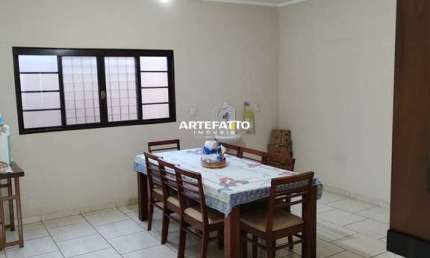 Casa com 3 dormitórios no Centro em Neves Paulista/SP