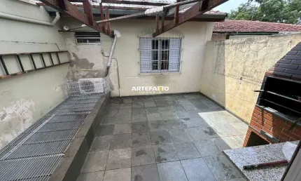 Excelente casa com ponto comercial a pouco metros do metrô