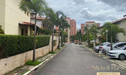 Casa em Condomínio  com 3 quartos, 3 vagas, aceita financiamento.
