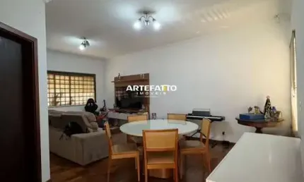 Casa com 3 quartos à venda na Rua José Bonifácio, 691, Vila Nicácio, Franca