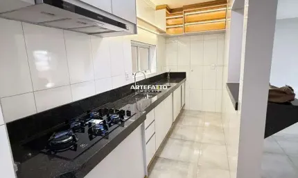 Vende-se Apartamento Novo, com planejados Área Central
