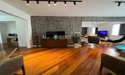 À venda |202 m²,  4 quartos, sacada e 2 vagas de garagem - Agronômica, em Florianópolis.