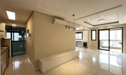 Exclusivo - vista mar, semi mobiliado, 3 quartos e 77m² de área privativa - à venda no centro de florianópolis