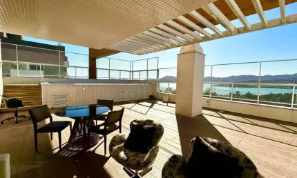 À venda | 377 m², terraço privativo com piscina, 3 quartos (todos suítes) e 4 vagas de garagem - agronômica, em florianópolis.