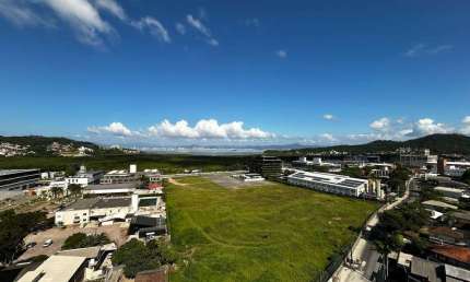 À venda | 179 m², terraço com churrasqueira, 3 quartos e 2 vagas de garagem - Saco Grande, em Florianópolis.