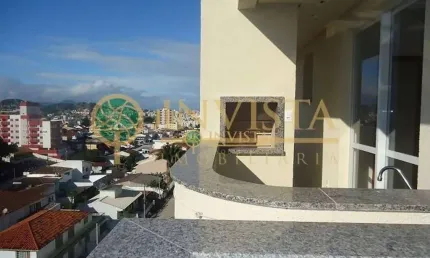À venda em Capoeiras! Duplex com 3 suítes e 2 vagas de garagem.