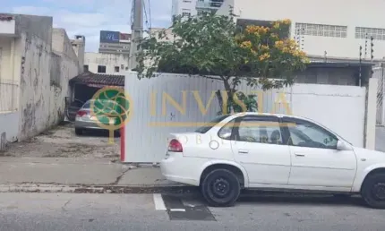 Terreno com viabilidade comercial e residencial à venda no Estreito.
