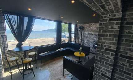 À venda | Pousada com Rentabilidade Mensal, 94 m², 7 quartos - De frente para Lagoa da Conceição, em Florianópolis.