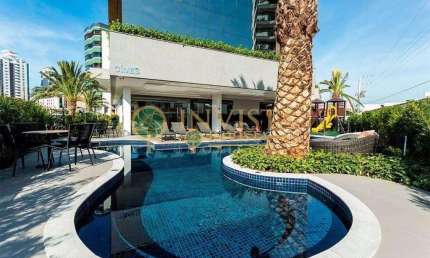 Apartamento com 3 suítes e 3 vagas à venda no Balneário do Estreito.