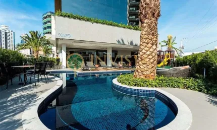 Apartamento com 3 suítes e 3 vagas à venda no Balneário do Estreito.