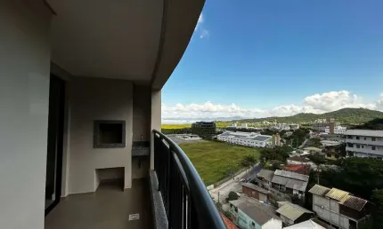 À venda | 74 m², sacada com churrasqueira, 2 quartos e 1 vaga de garagem - Saco Grande, em Florianópolis.