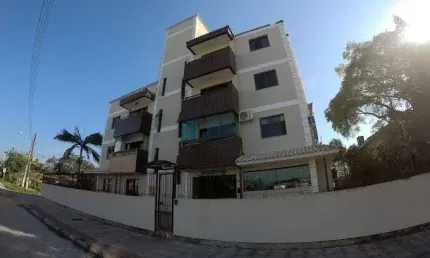 À venda na praia de canasvieiras! terraço privativo, 2 quartos e 1 vaga de garagem.