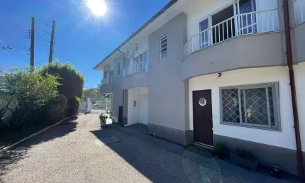 Casa em condomínio fechado à venda na Pedra Branca.