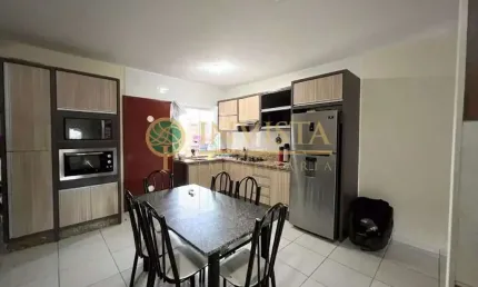 À venda | Casa com 2 quartos no bairro Forquilhas - São José/SC