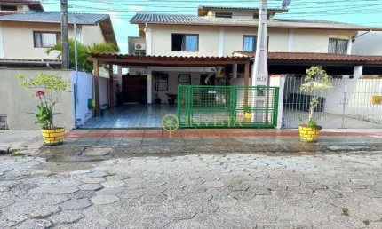 Casa com 3 quartos à venda na Avenida Mário José Mateus, 447, Bela Vista, Palhoça