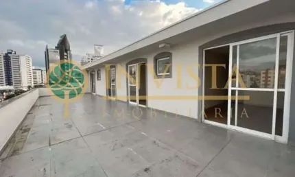 Terraço privativo com piscina e Vista Mar, 3 suítes e 3 vagas - À venda no Balneário do Estreito.