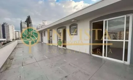 Terraço privativo com piscina e vista mar, 3 suítes e 3 vagas - à venda no balneário do estreito.