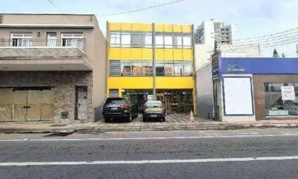 Locação | Prédio Comercial com 216 m² e 3 vagas de garagem - Estreito, em Florianópolis.