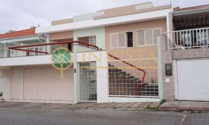 Casa com viabilidade Residencial e Comercial à venda, Estreito, Florianópolis.