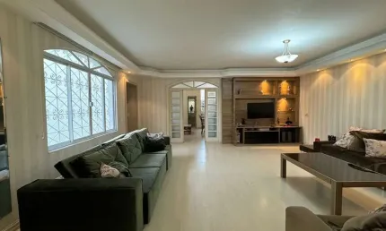 Alto padrão, 4 quartos, piscina, área de lazer com sinuca e ofurô para locação no bairro Jardim Atlântico.