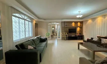 Alto padrão, 4 quartos, piscina, área de lazer com sinuca e ofurô para locação no bairro Jardim Atlântico.