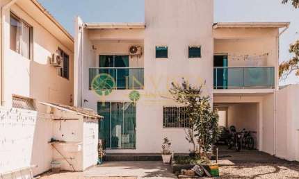 À venda | Casa com 218m², 3 quartos e 2 vagas de garagem - Agronômica, Florianópolis.
