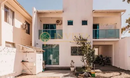 À venda | Casa com 218m², 3 quartos e 2 vagas de garagem - Agronômica, Florianópolis.