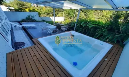 Locação | Alto Padrão, 485 m², hidromassagem, churrasqueira e 5 quartos - João Paulo, em Florianópolis.